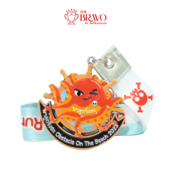 พาลูกวิ่งดะ OBSTACLE ON THE BEACH<br>เหรียญรางวัลซิงค์อัลลอยโลหะ<br>สีชุบรมดำ