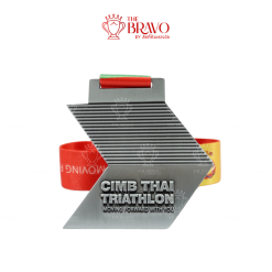 CIMB THI TRIATHLON <br>เหรียญรางวัลซิงค์อัลลอยโลหะ<br>สีชุบรมดำ